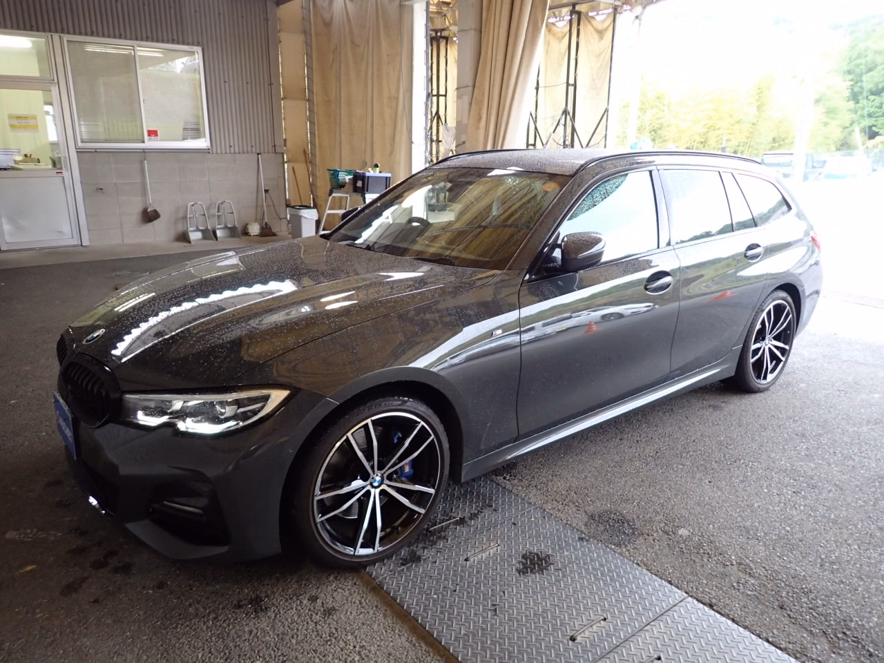 BMW 3-SERIES