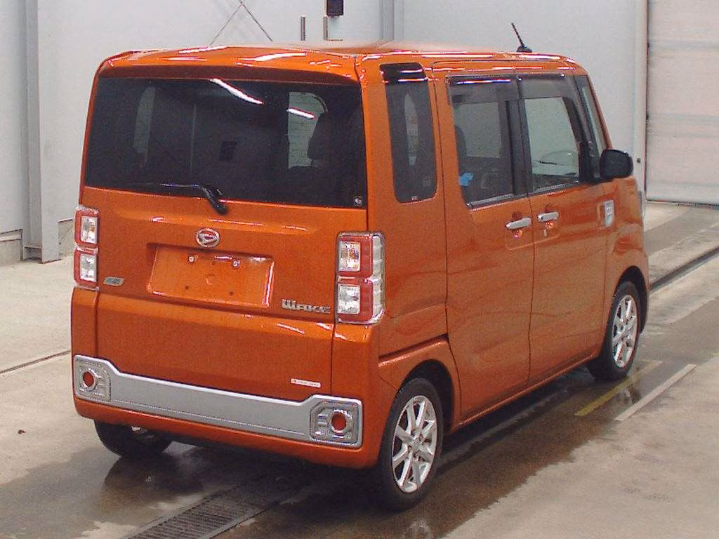 DAIHATSU WAKE