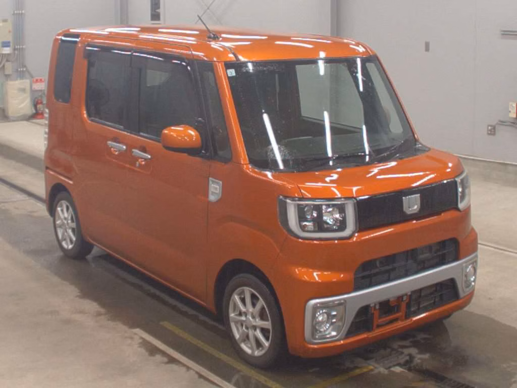 DAIHATSU WAKE