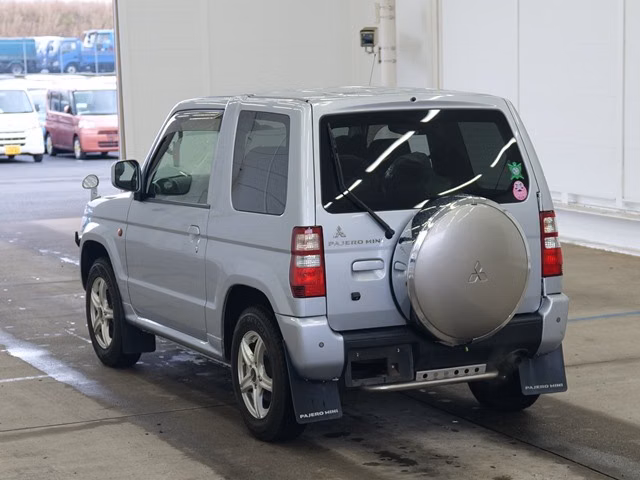 MITSUBISHI PAJERO MINI