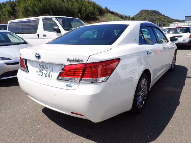 TOYOTA CROWN