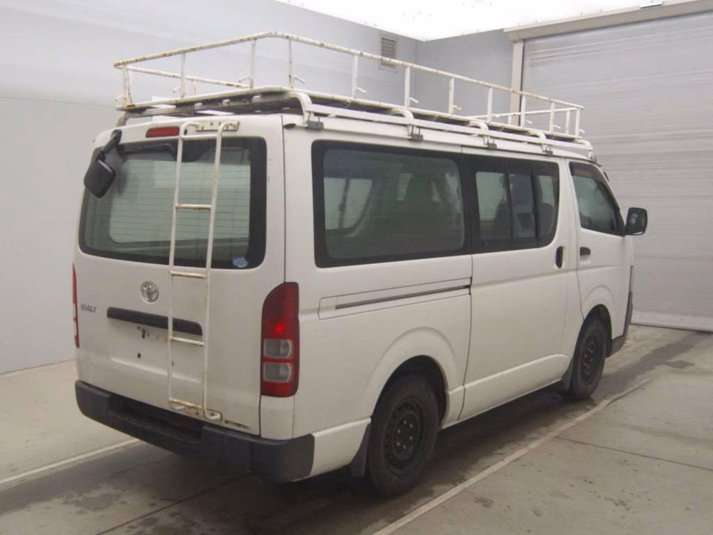 TOYOTA REGIUS ACE