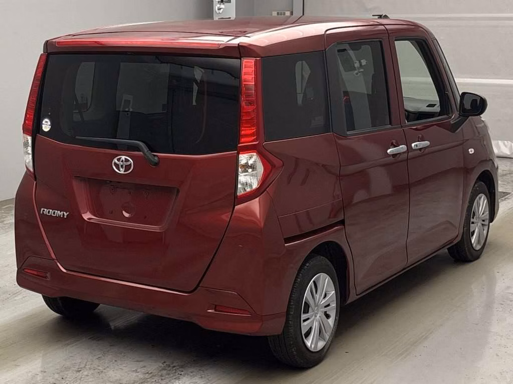TOYOTA ROOMY