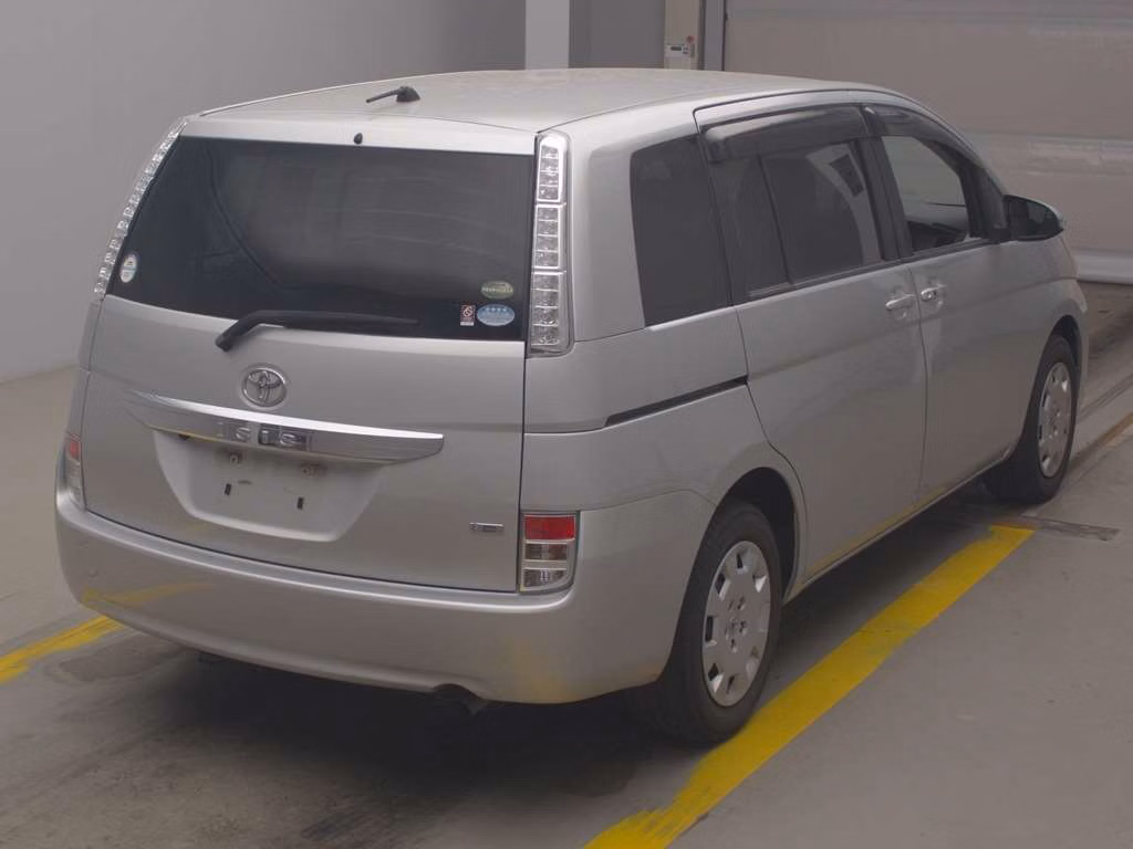TOYOTA ISIS