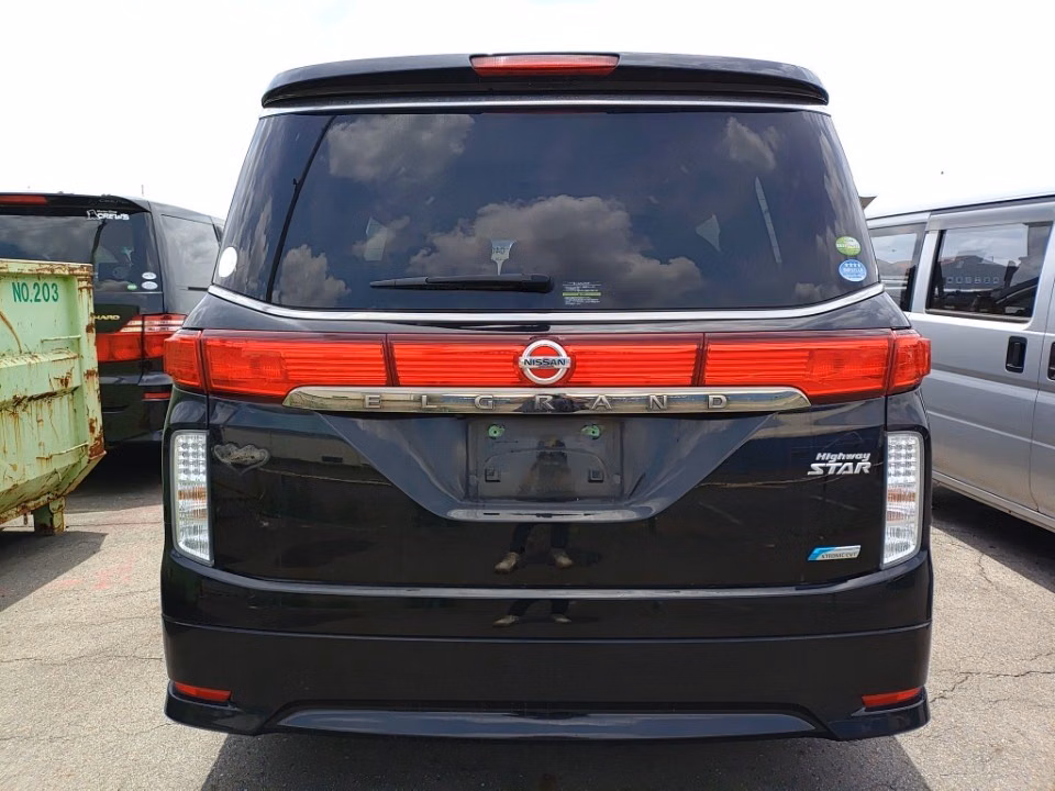 NISSAN ELGRAND