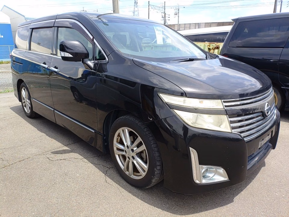 NISSAN ELGRAND