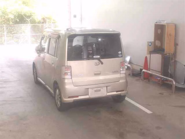 DAIHATSU MOVE CONTE