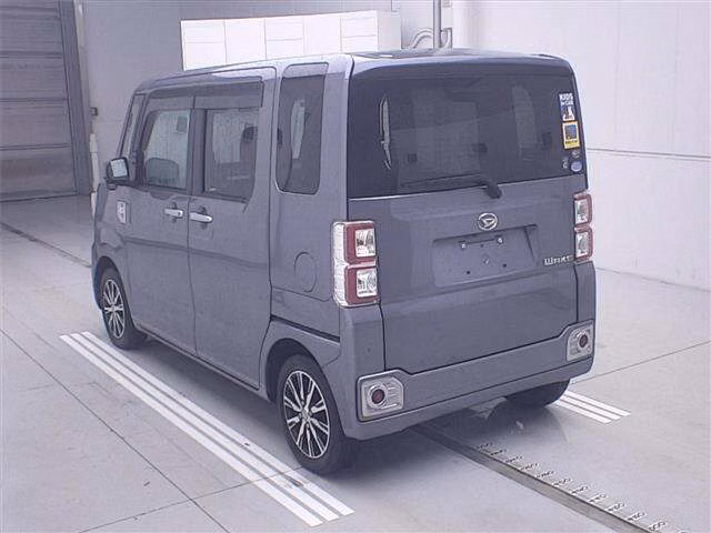 DAIHATSU WAKE