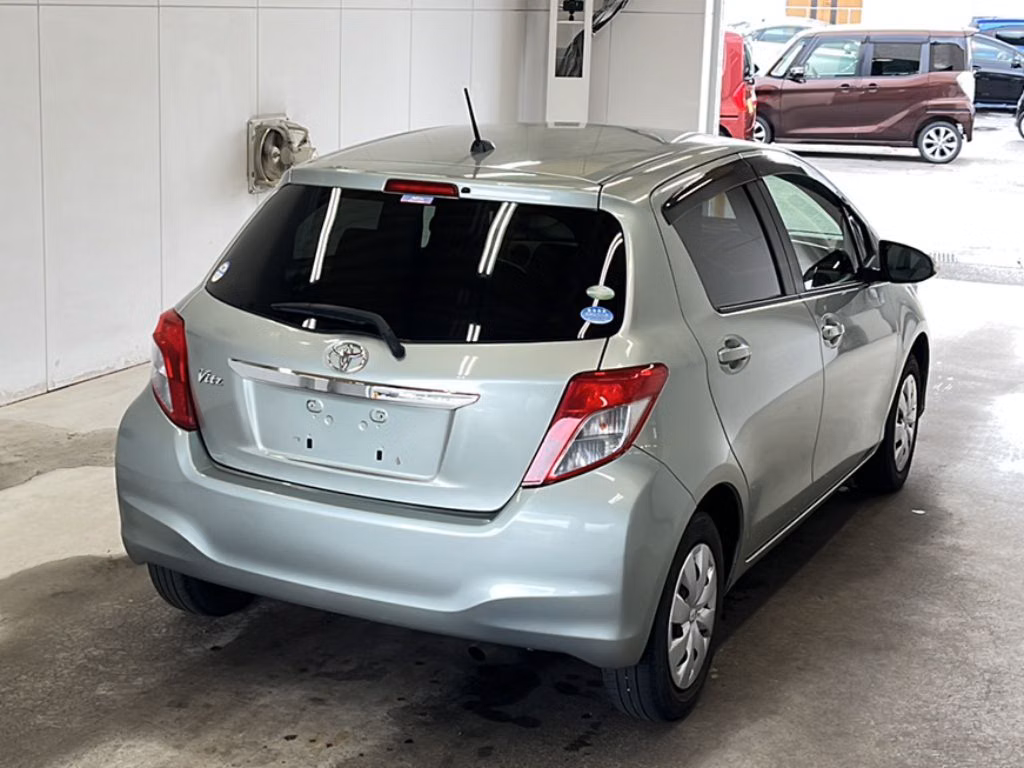 TOYOTA VITZ