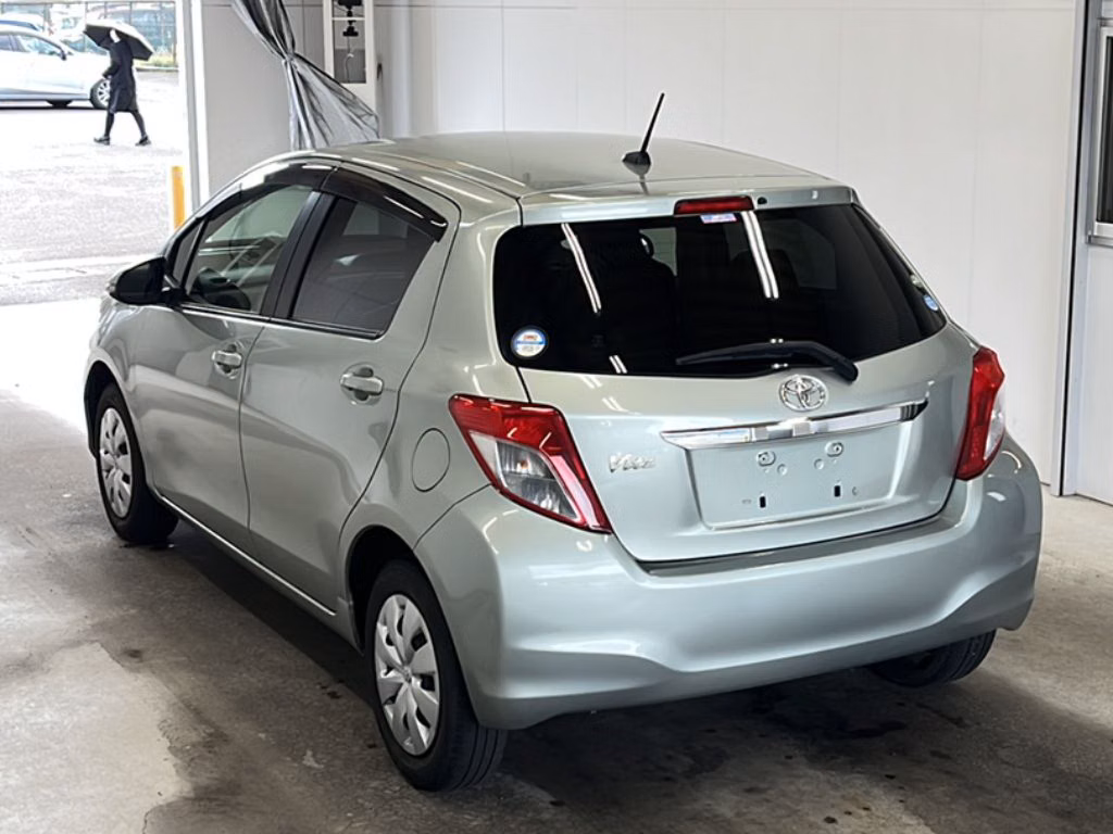 TOYOTA VITZ