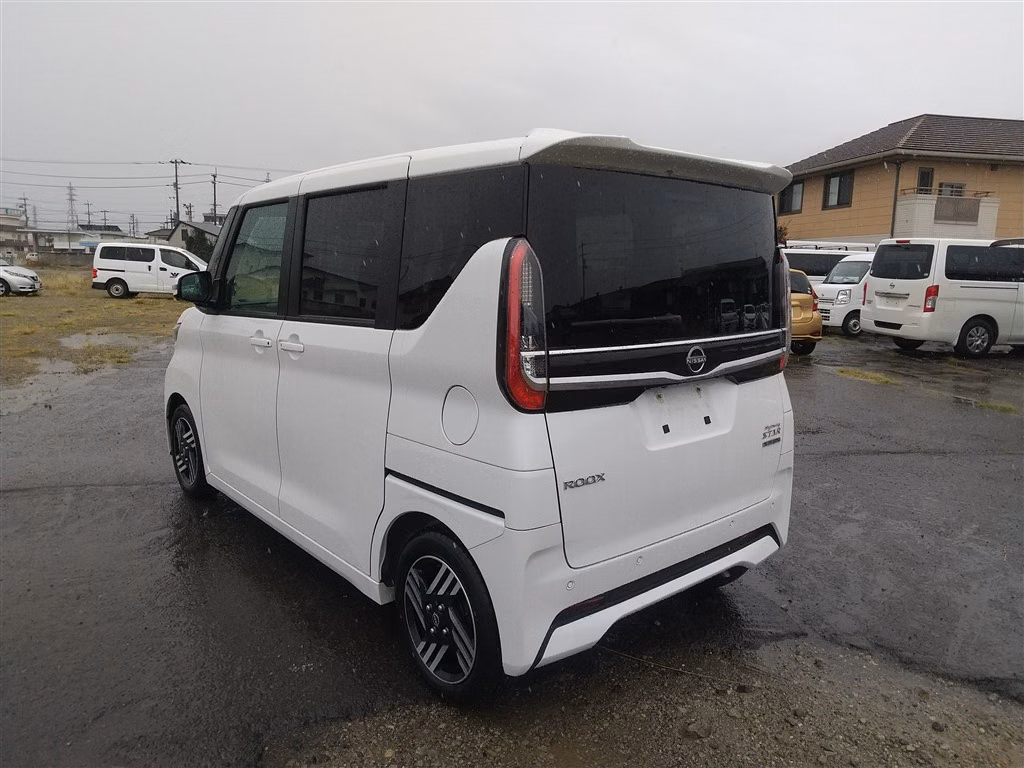 NISSAN ROOX