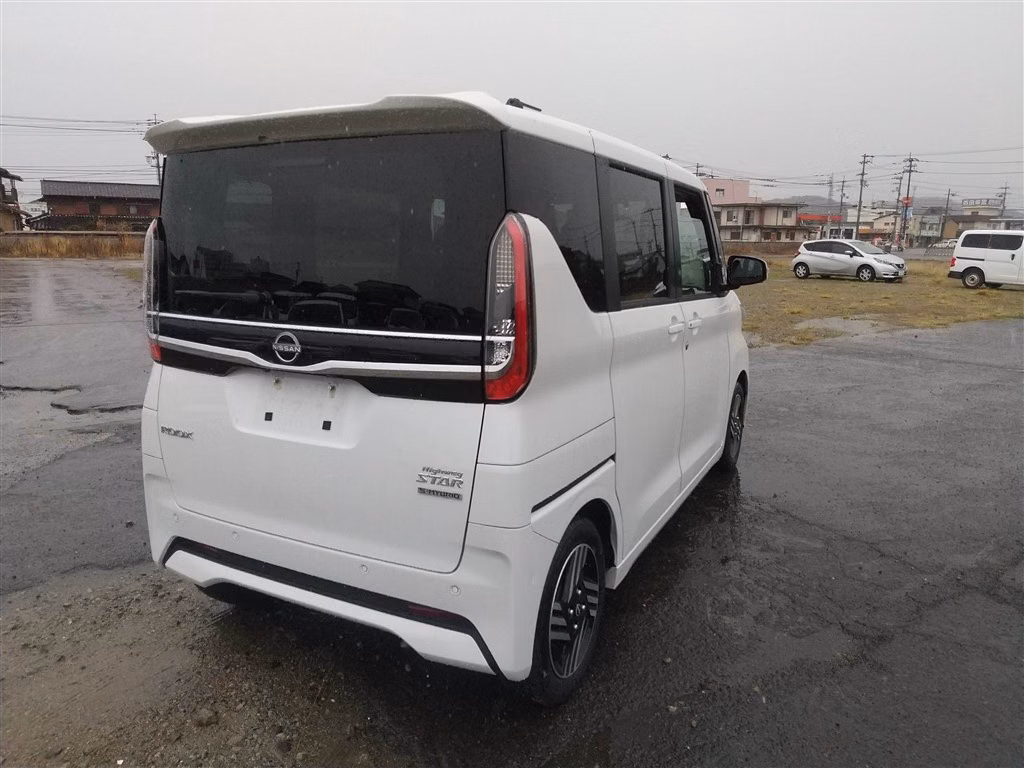 NISSAN ROOX