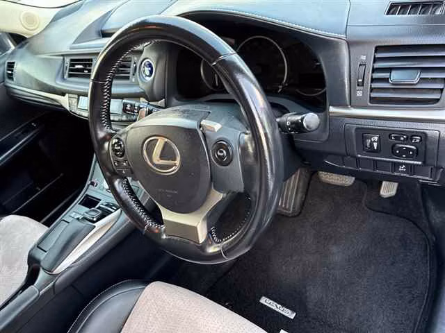 LEXUS CT200H