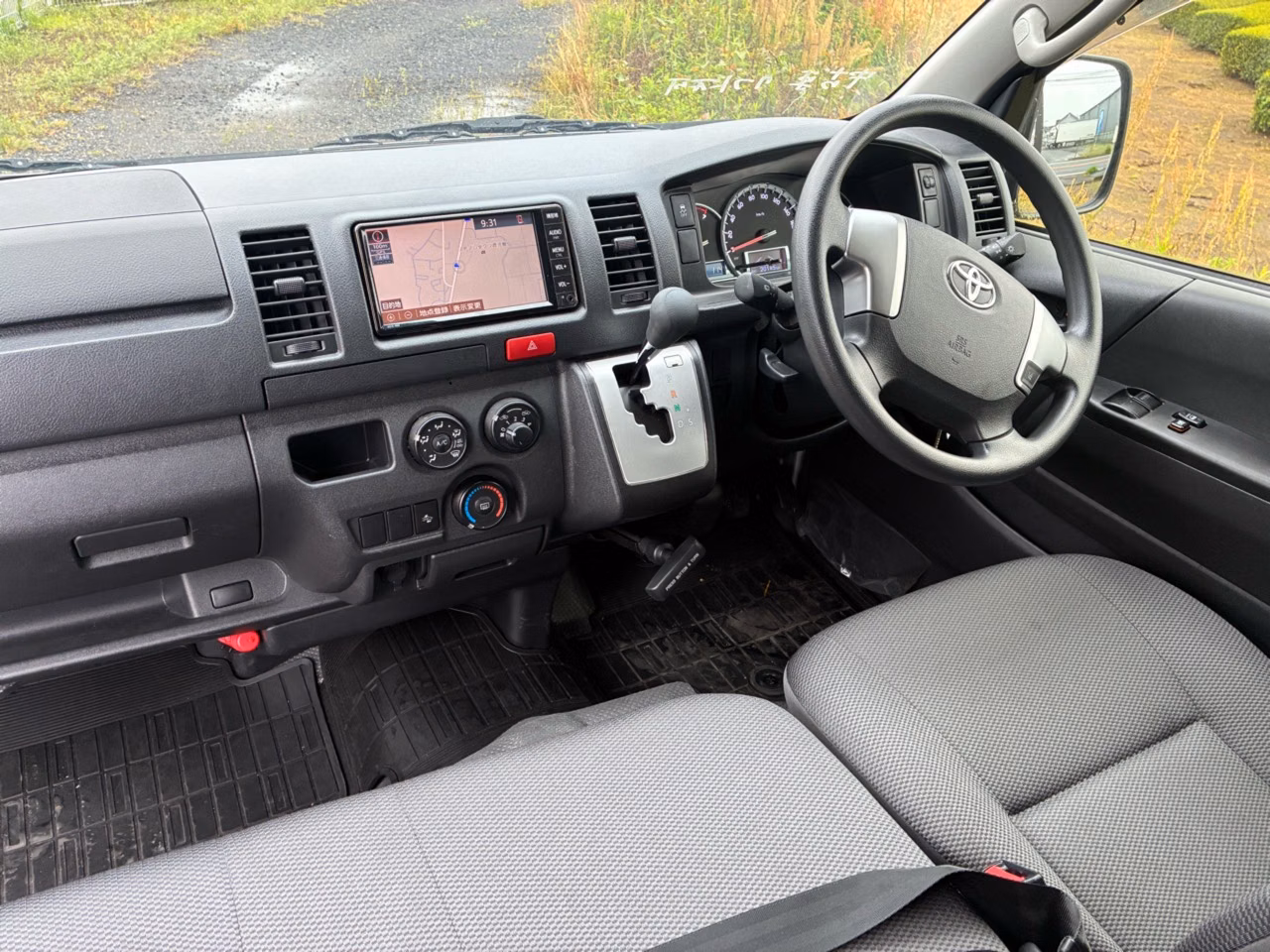 TOYOTA REGIUS ACE