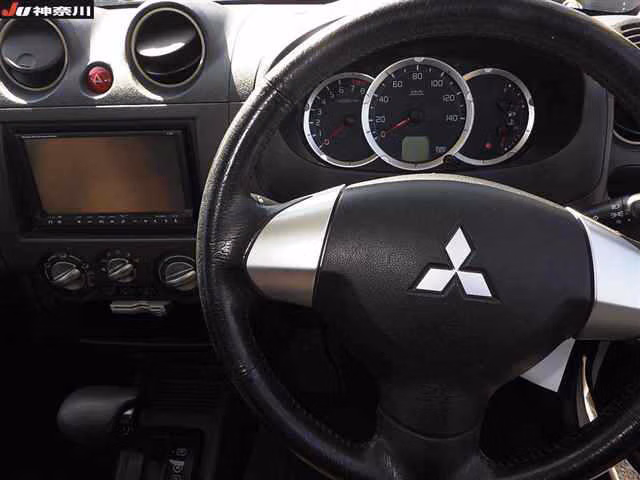 MITSUBISHI PAJERO MINI