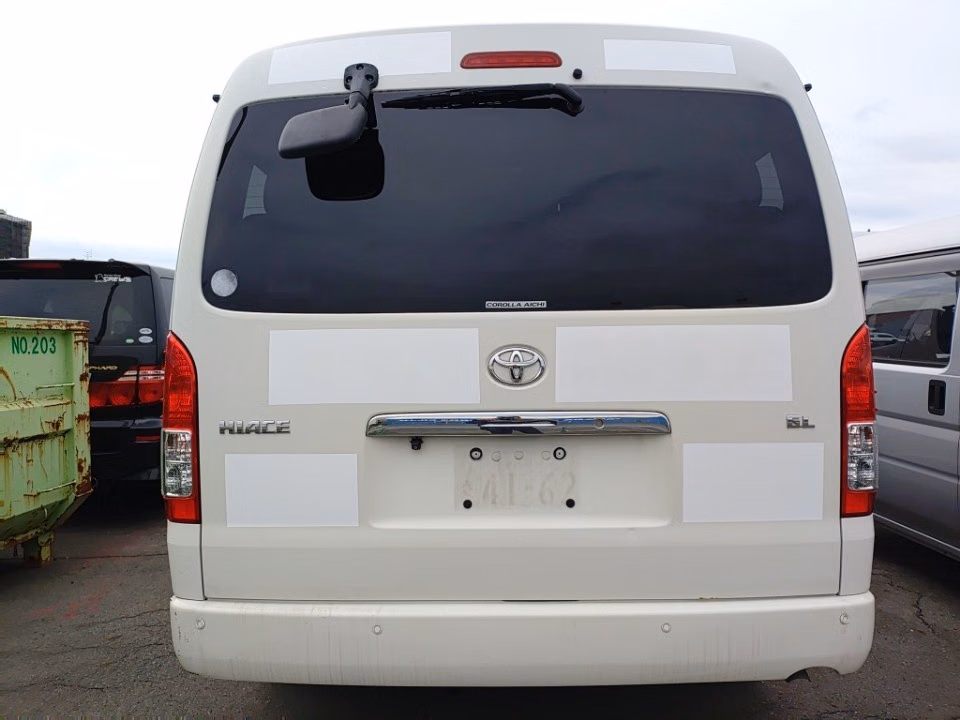 TOYOTA HIACE