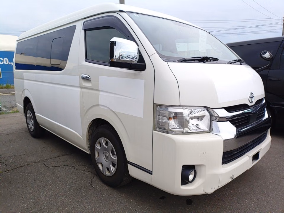 TOYOTA HIACE