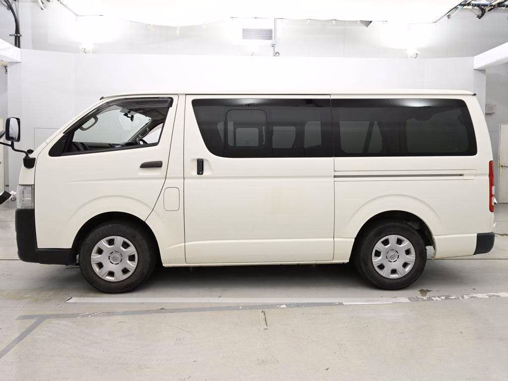 TOYOTA REGIUS ACE