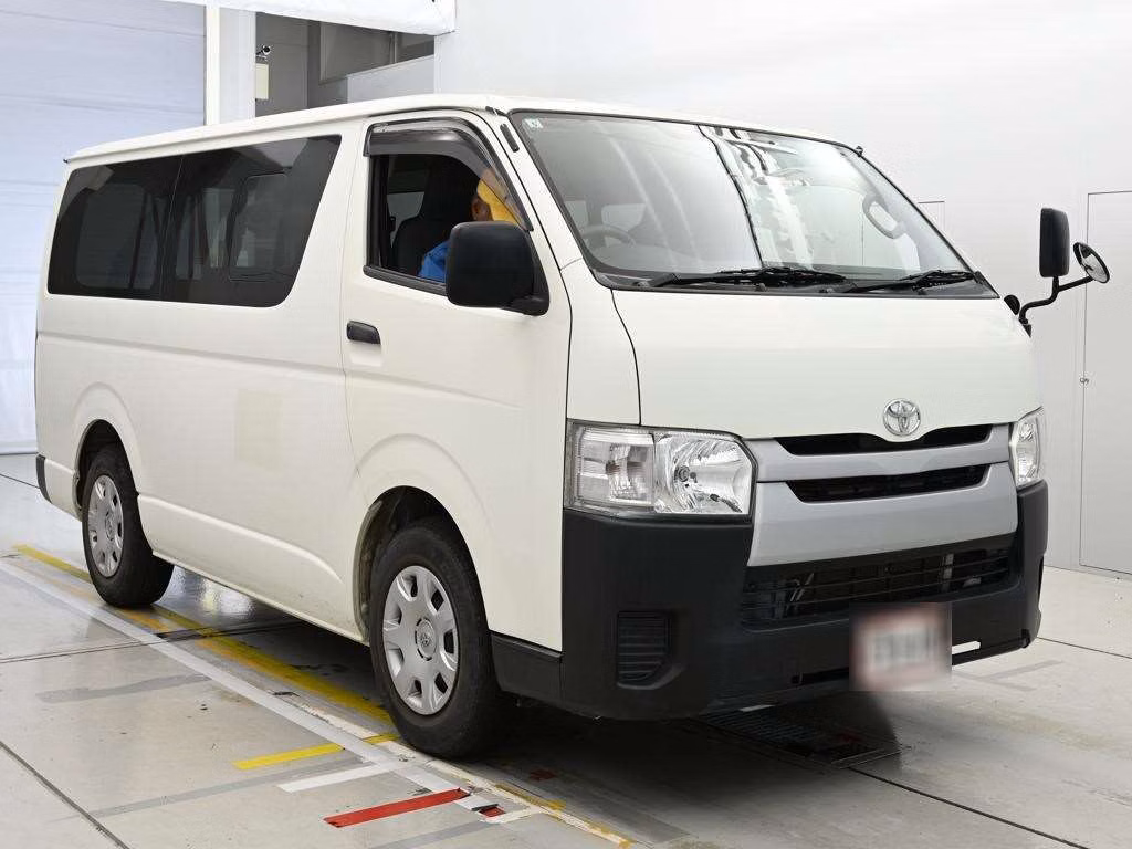 TOYOTA REGIUS ACE