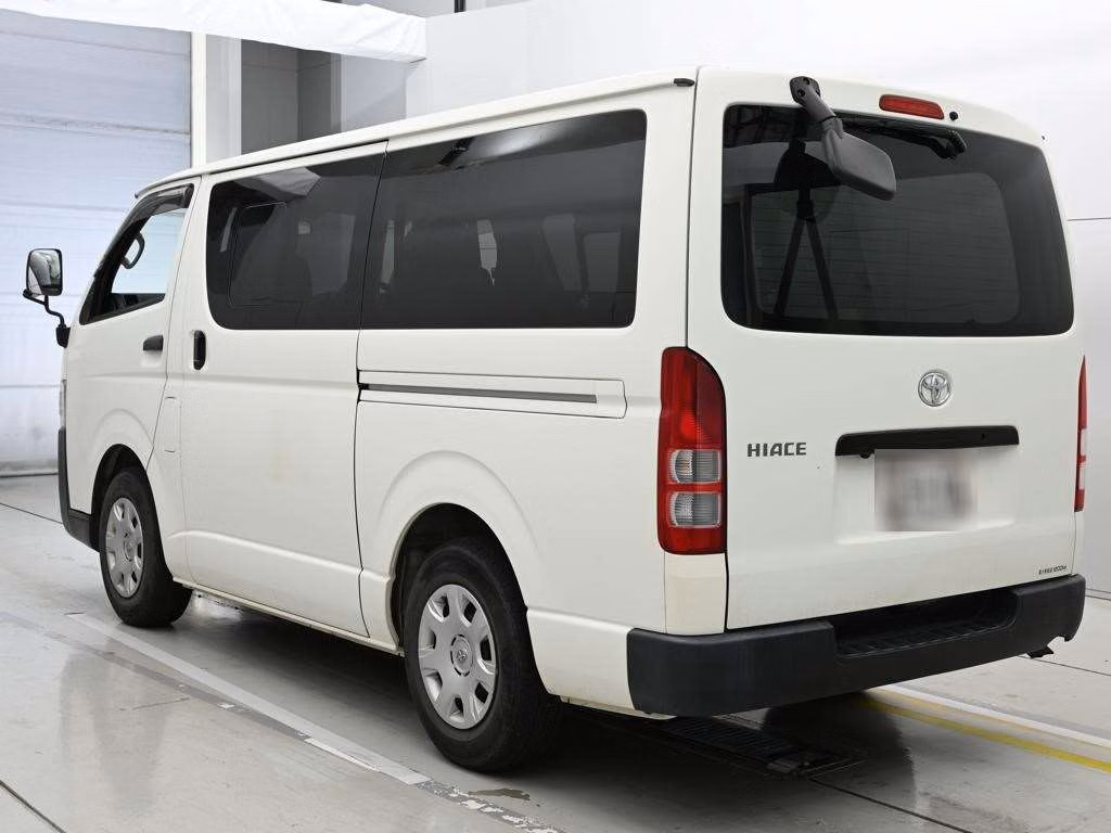TOYOTA REGIUS ACE