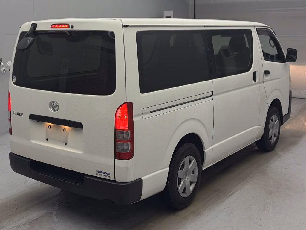 TOYOTA REGIUS ACE