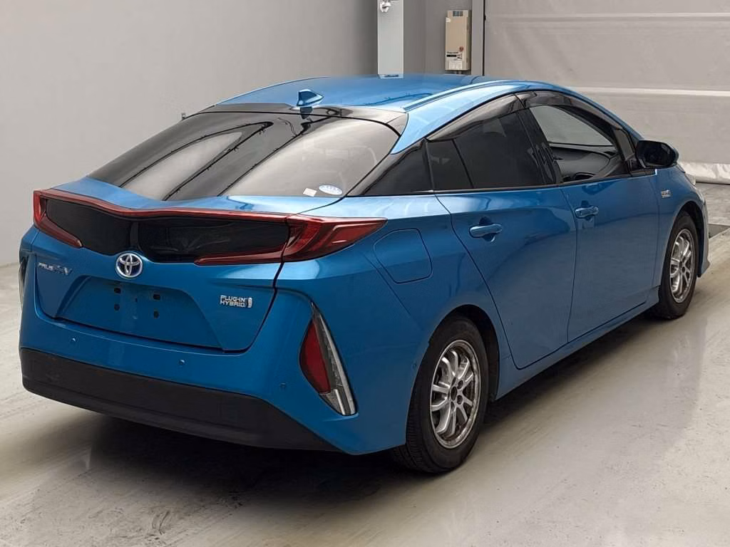 TOYOTA PRIUS PHV