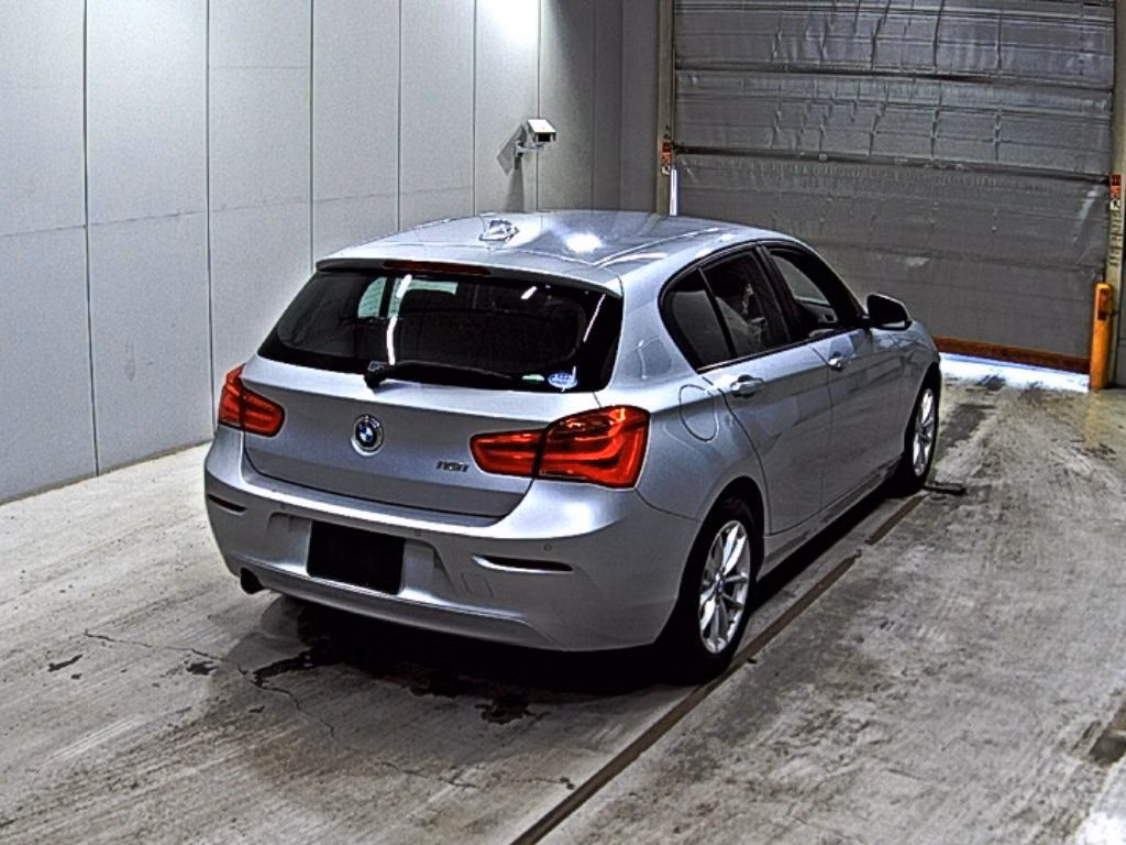 BMW 1-SERIES