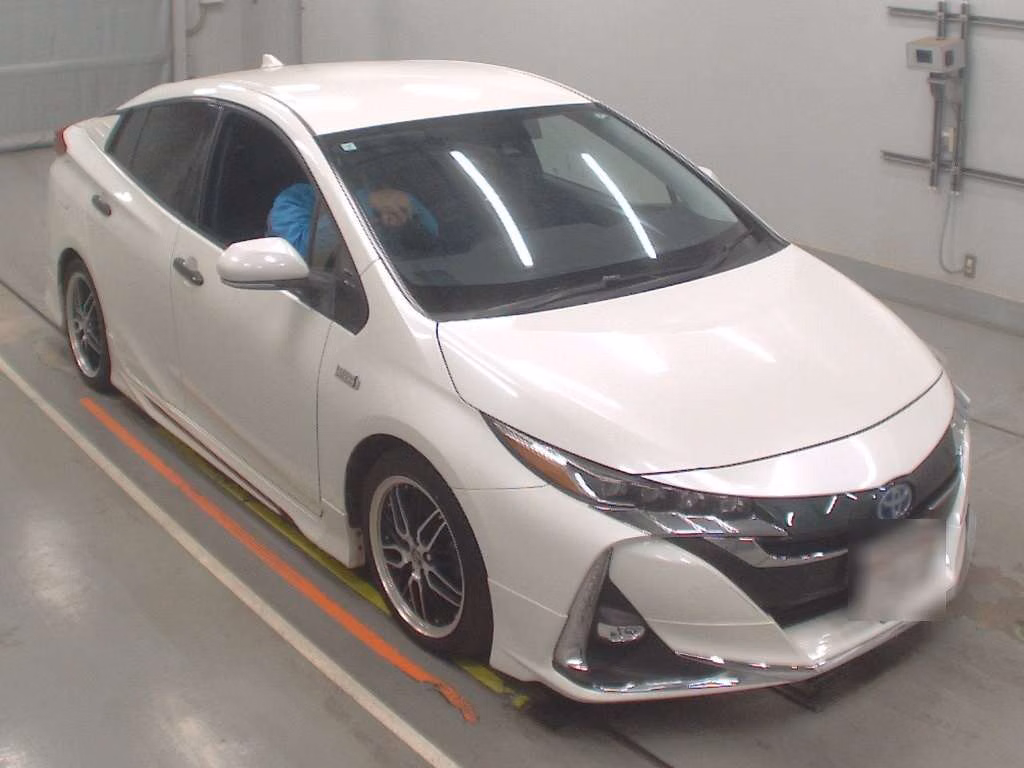 TOYOTA PRIUS PHV
