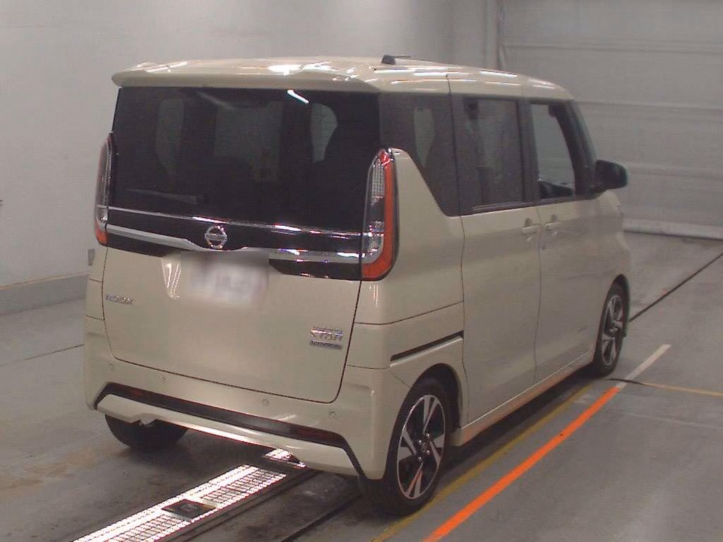 NISSAN ROOX
