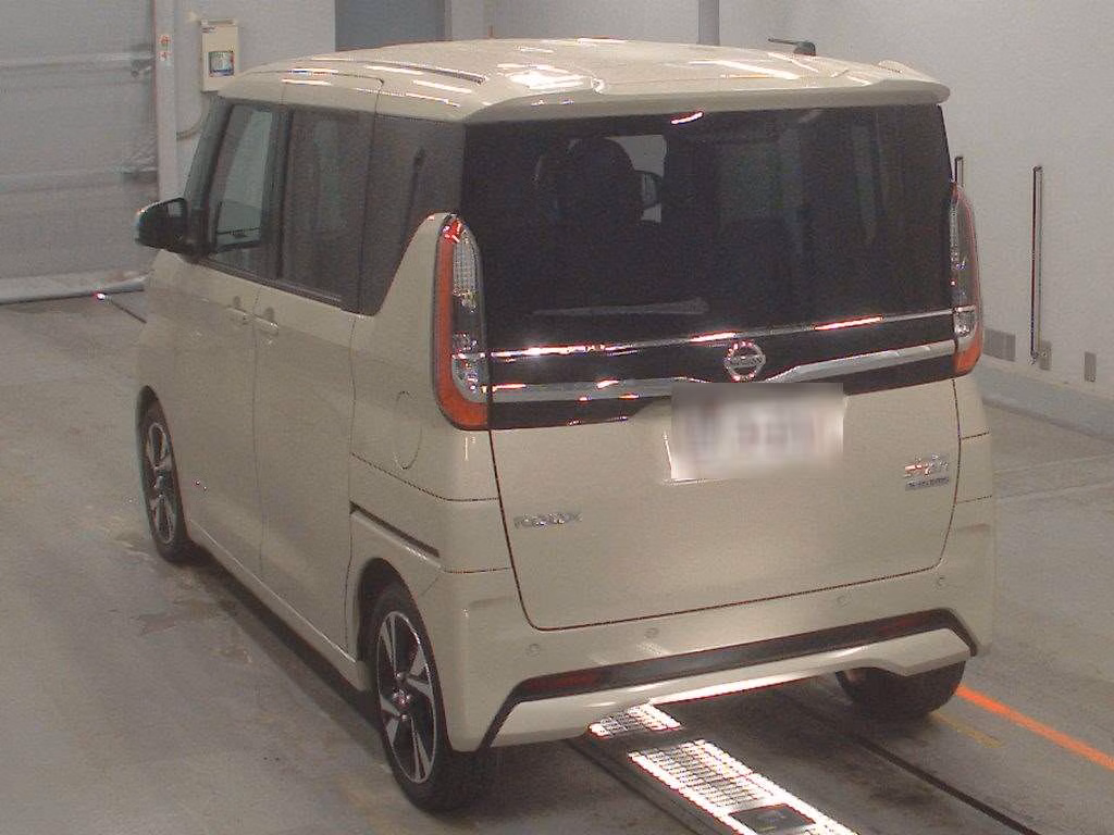 NISSAN ROOX