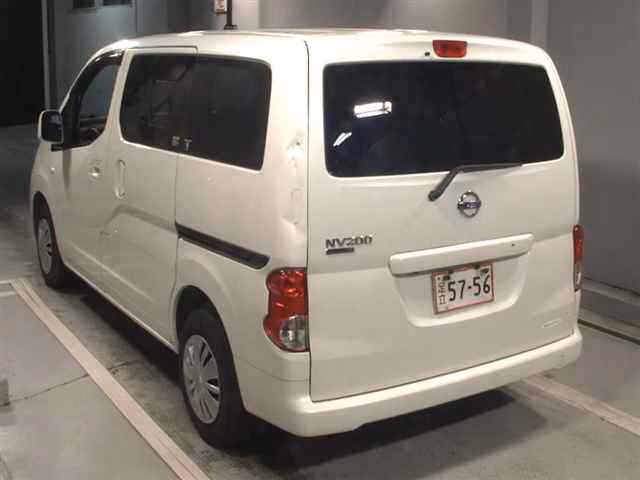 NISSAN NV200