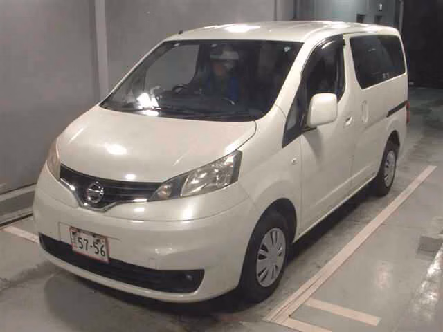 NISSAN NV200