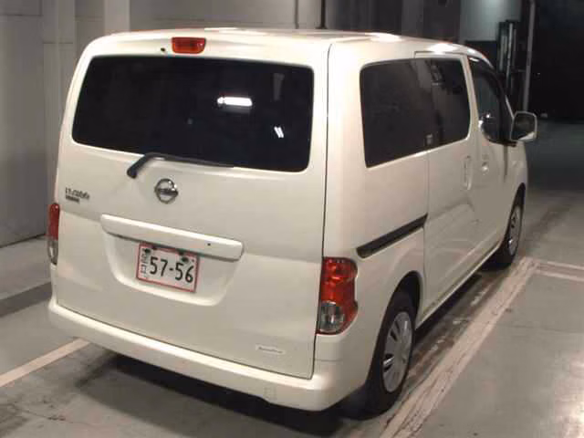 NISSAN NV200