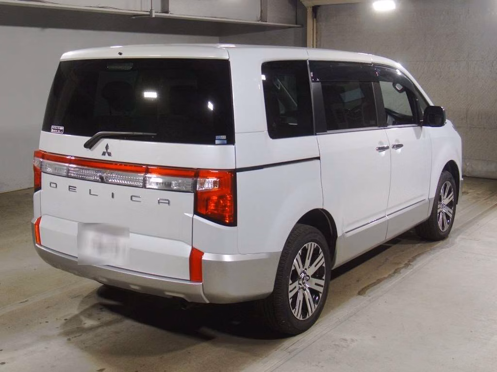 MITSUBISHI DELICA D:5
