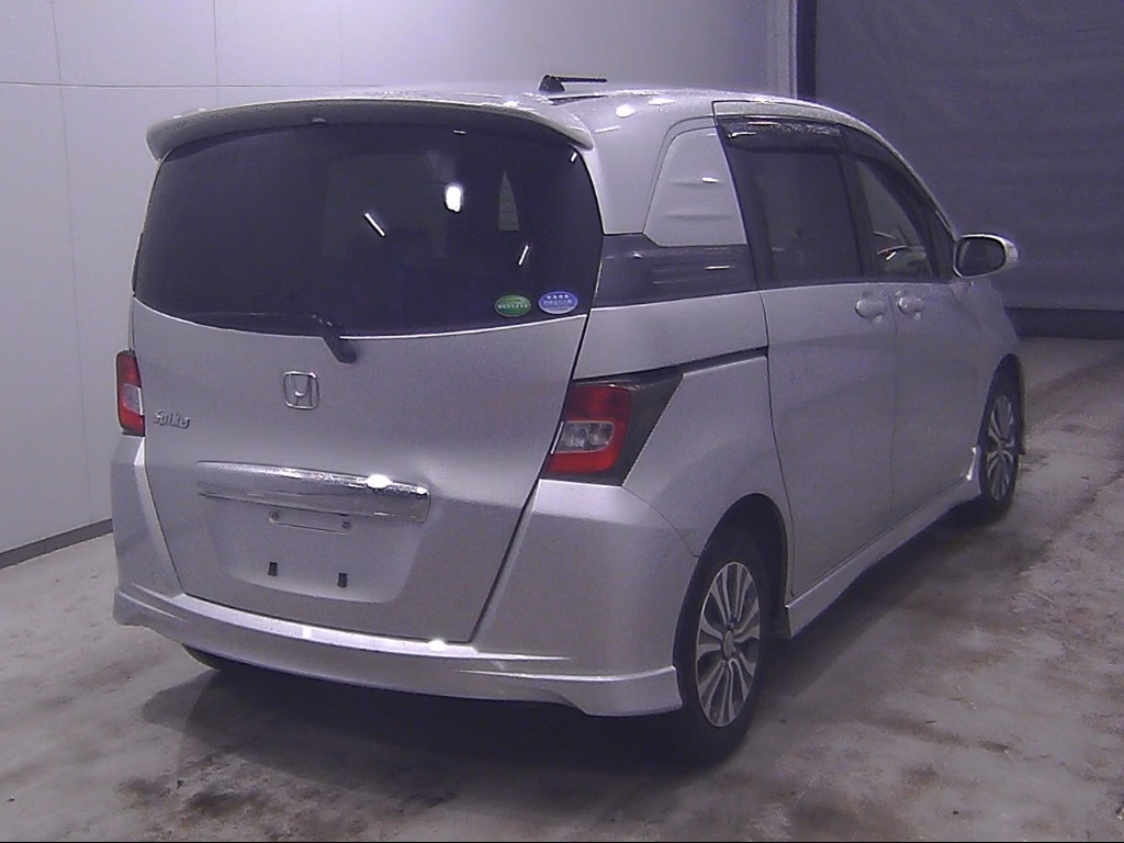 HONDA FREED SPIKE