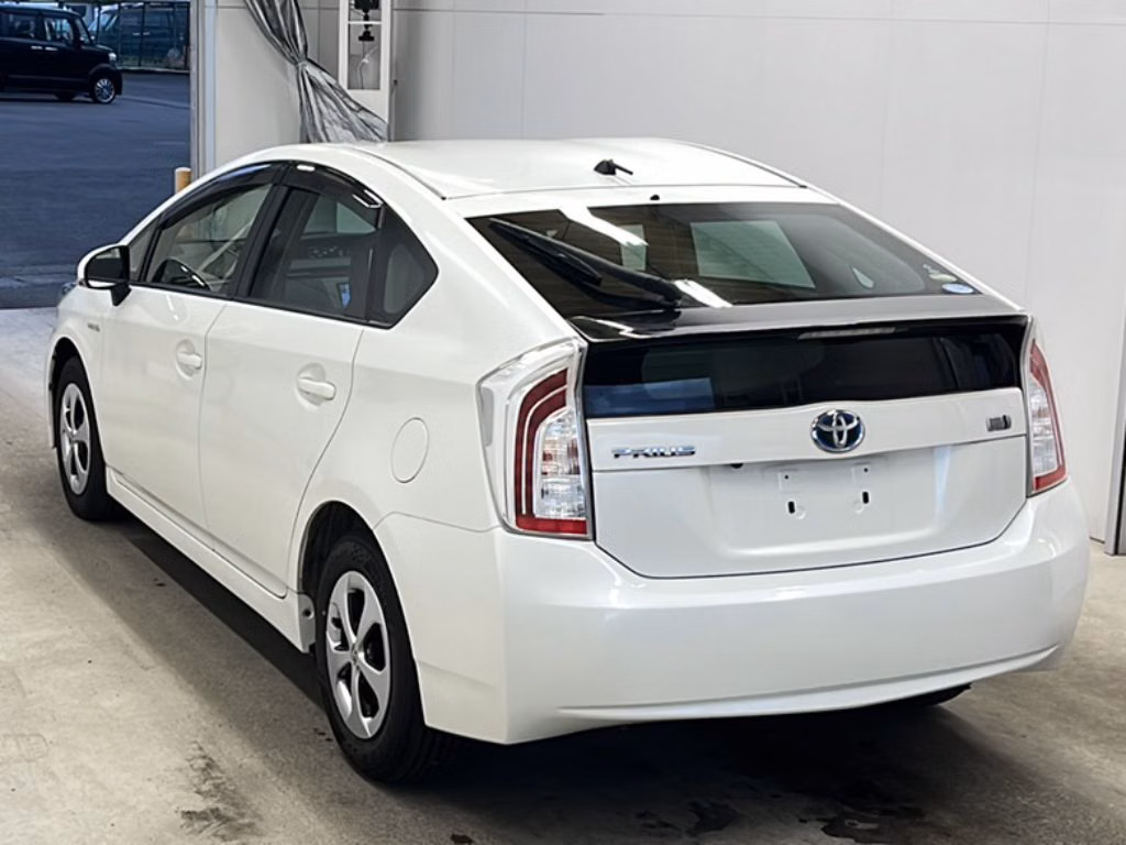 TOYOTA PRIUS
