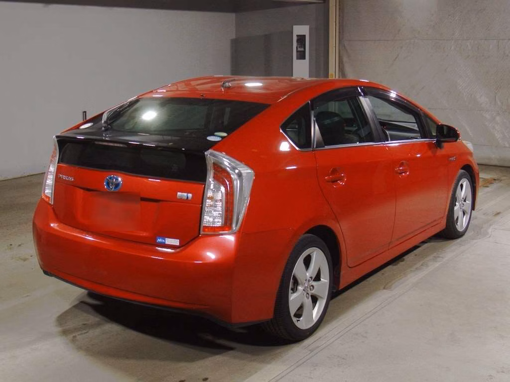 TOYOTA PRIUS