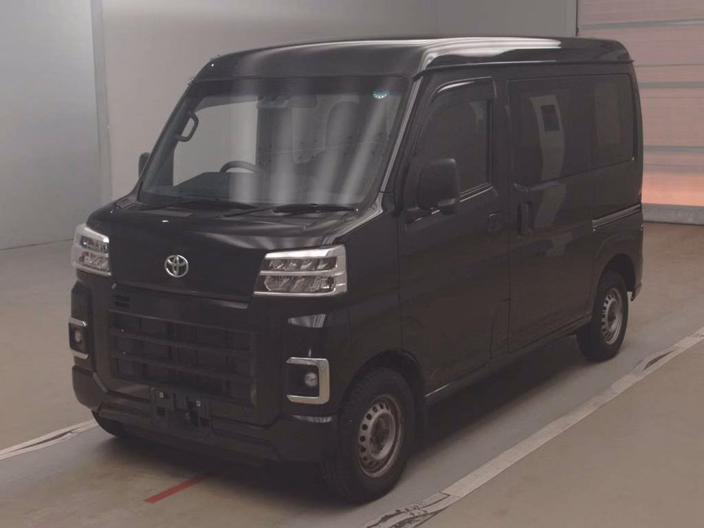 TOYOTA PIXIS VAN