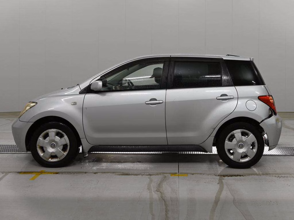 TOYOTA IST