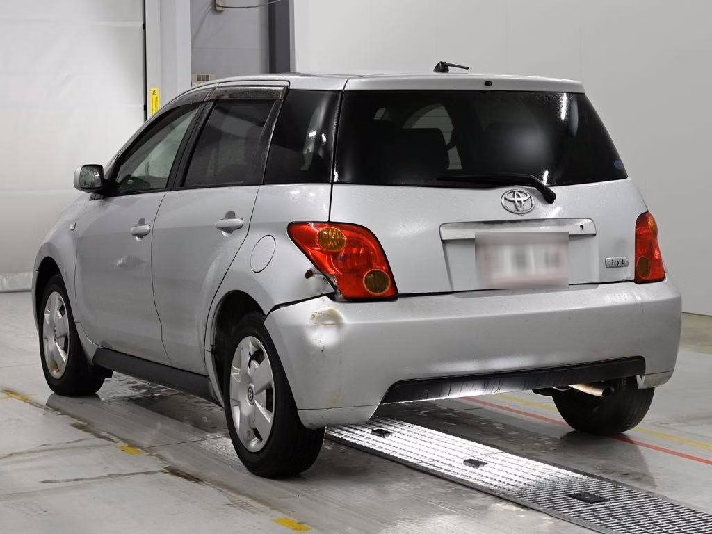 TOYOTA IST
