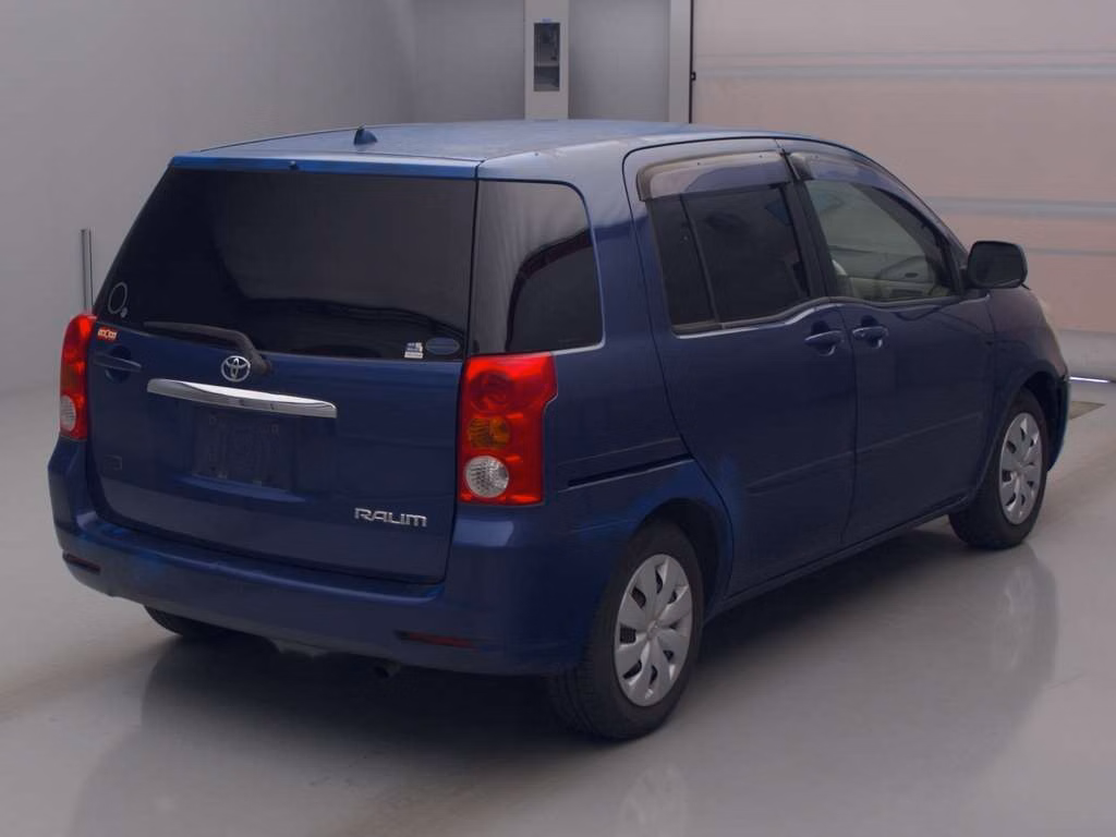TOYOTA RAUM