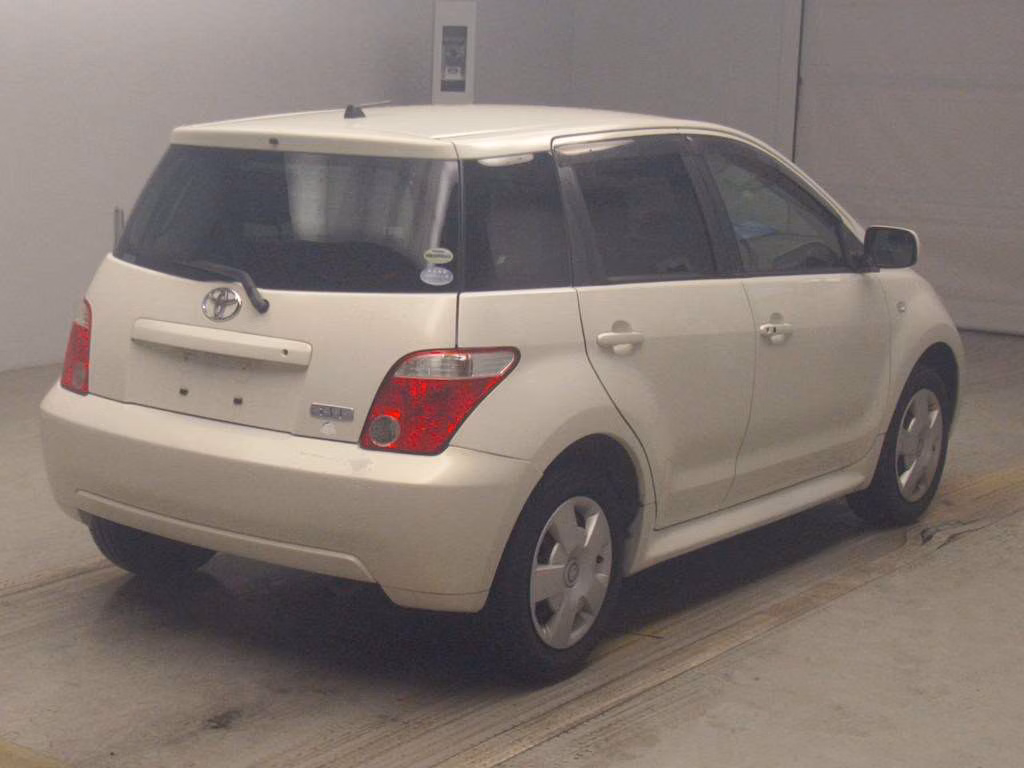 TOYOTA IST