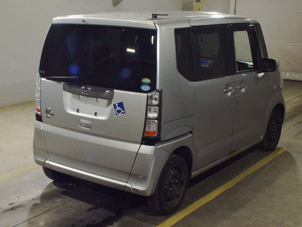HONDA N-BOX+