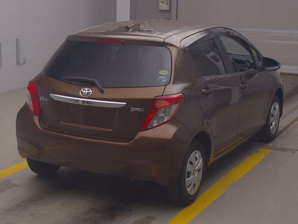 TOYOTA VITZ
