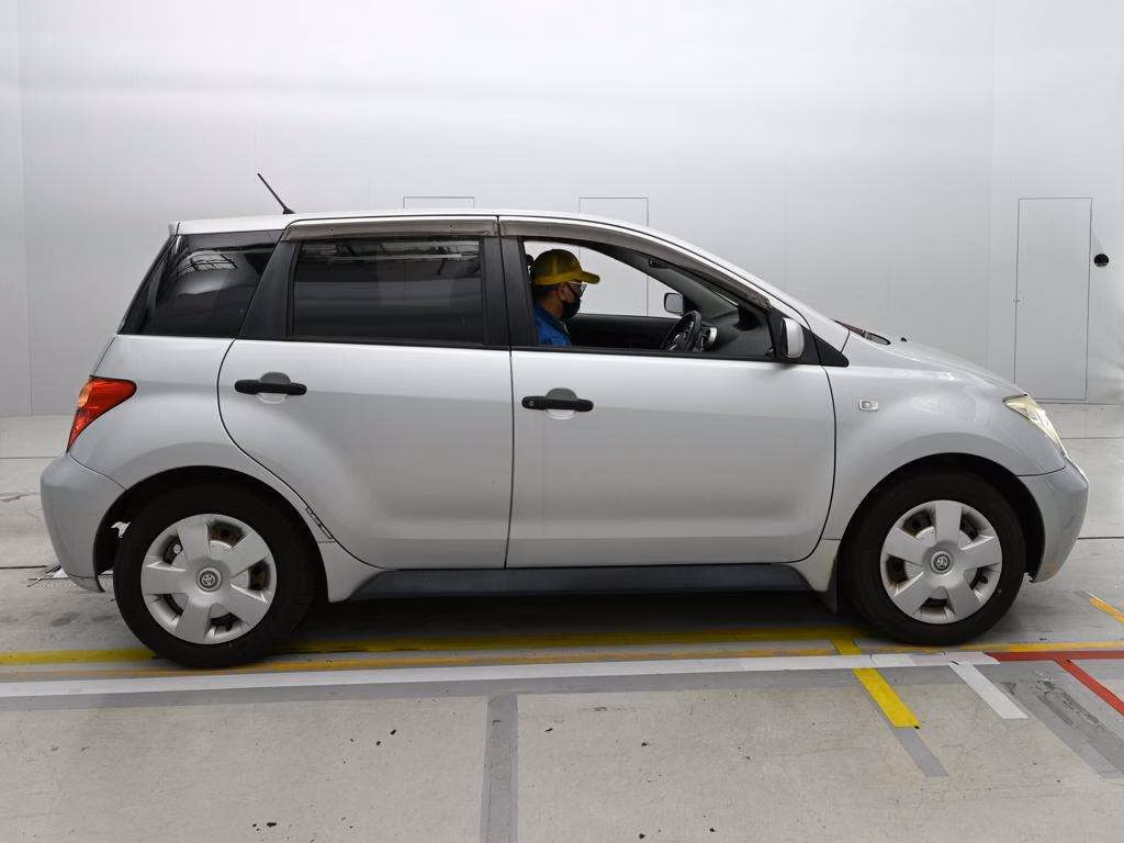 TOYOTA IST