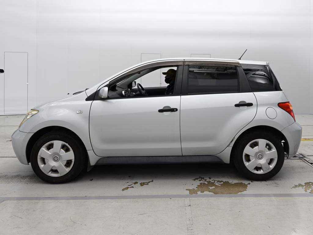 TOYOTA IST