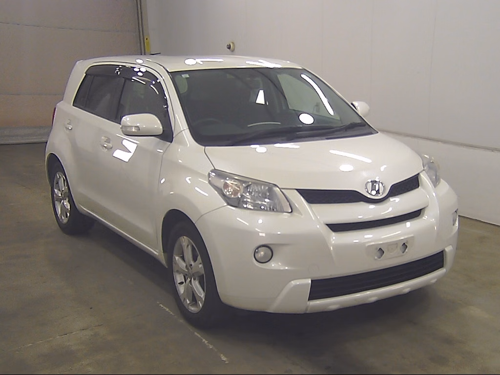 TOYOTA IST