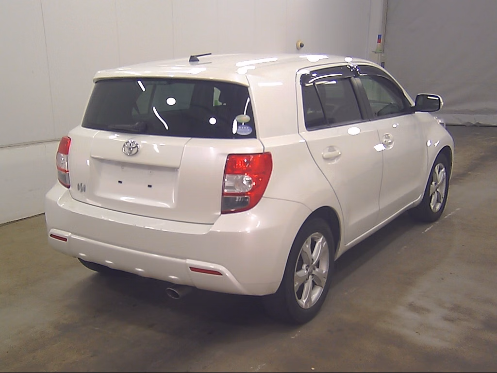 TOYOTA IST