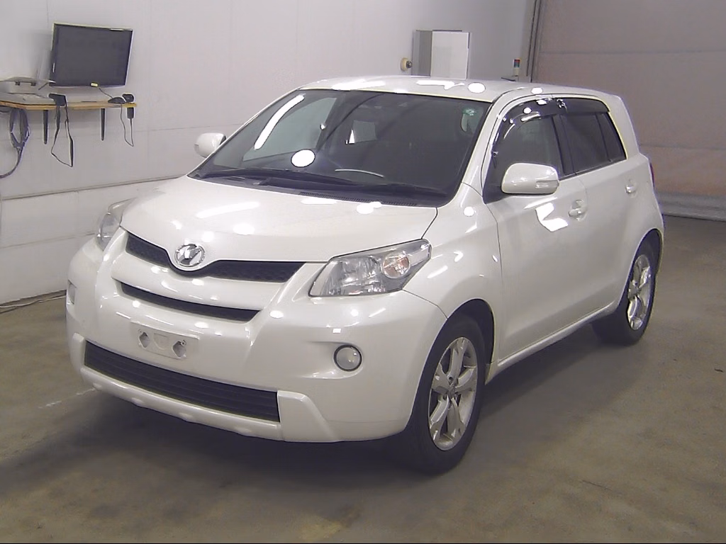 TOYOTA IST