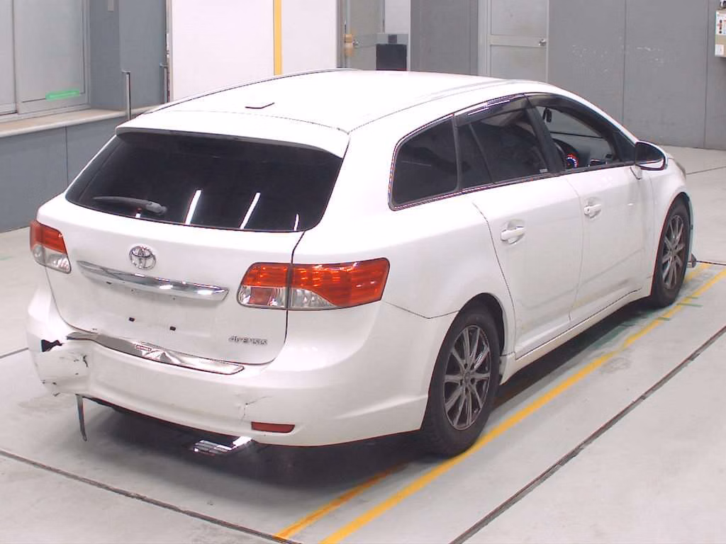 TOYOTA AVENSIS